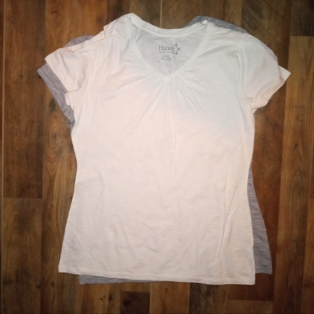 Hanes Womens 2-Pack T-Shirt V-Neck Tee ComfortSoft Relaxed Fit Short Sleeve L